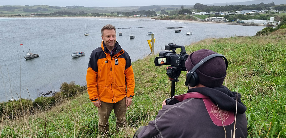 Dr Graham Leonard, with GNS Science talking about tsunami as part of the LEARNZ field trip