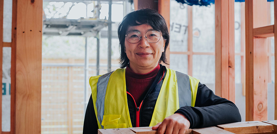 BRANZ engineer Dr Angela Liu on a constraction site