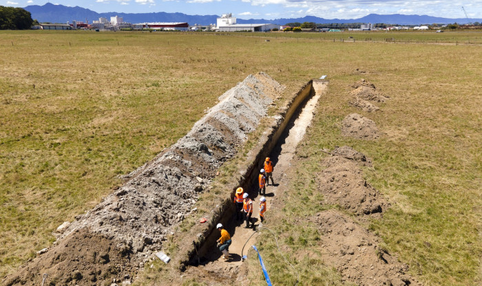 3.1The project team at work in a trench near the Tatua Dairy Factory in Waikato. Photo Peter Drury EQC